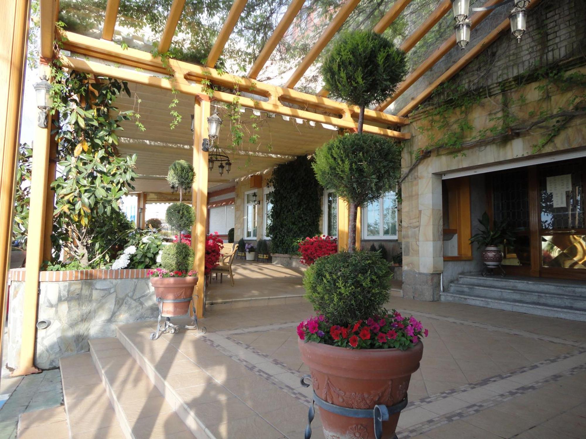 Hotel La Maruxina La Alameda de la Sagra 外观 照片