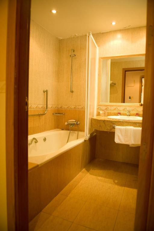 Hotel La Maruxina La Alameda de la Sagra 客房 照片